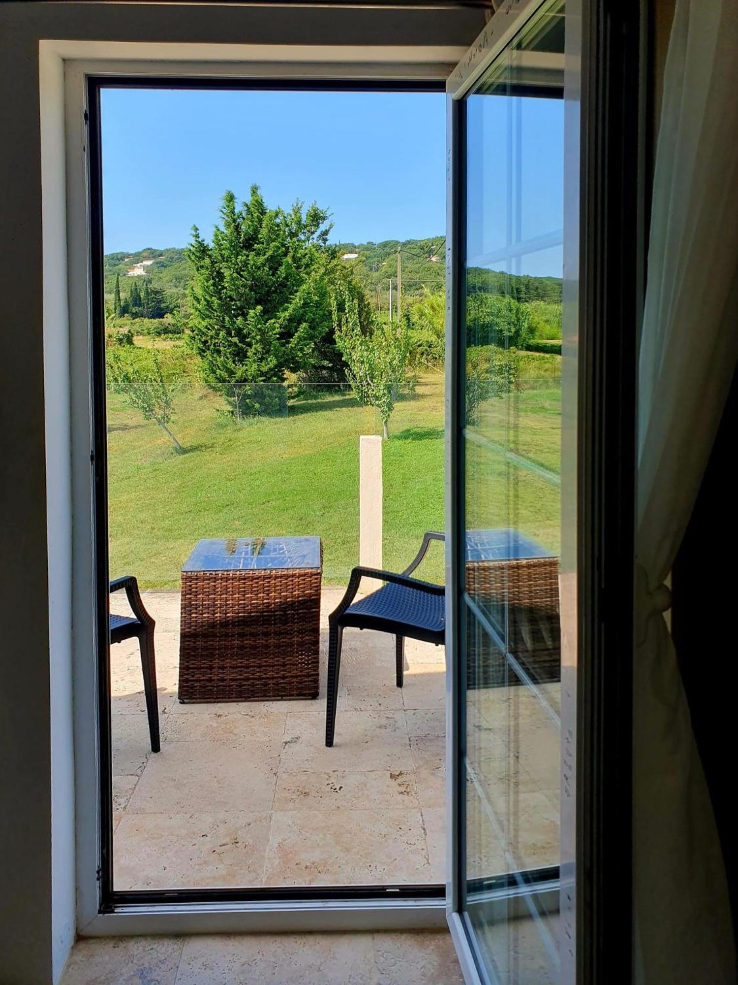 Chambre Cosy Avec Terrasse Sur La Colline Boisee, Parking Prive, Jardin, Calme, Climatisation, 10 Mn Pont Du Gard Num7 Rochefort-du-Gard Luaran gambar